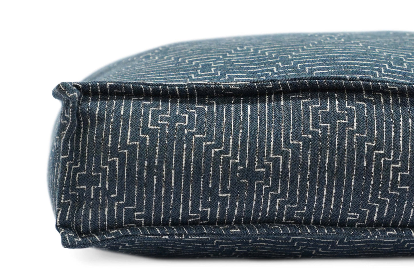 Lounger Pet Bed in Midnight Malamute - Eco4life Clothing and Accessories