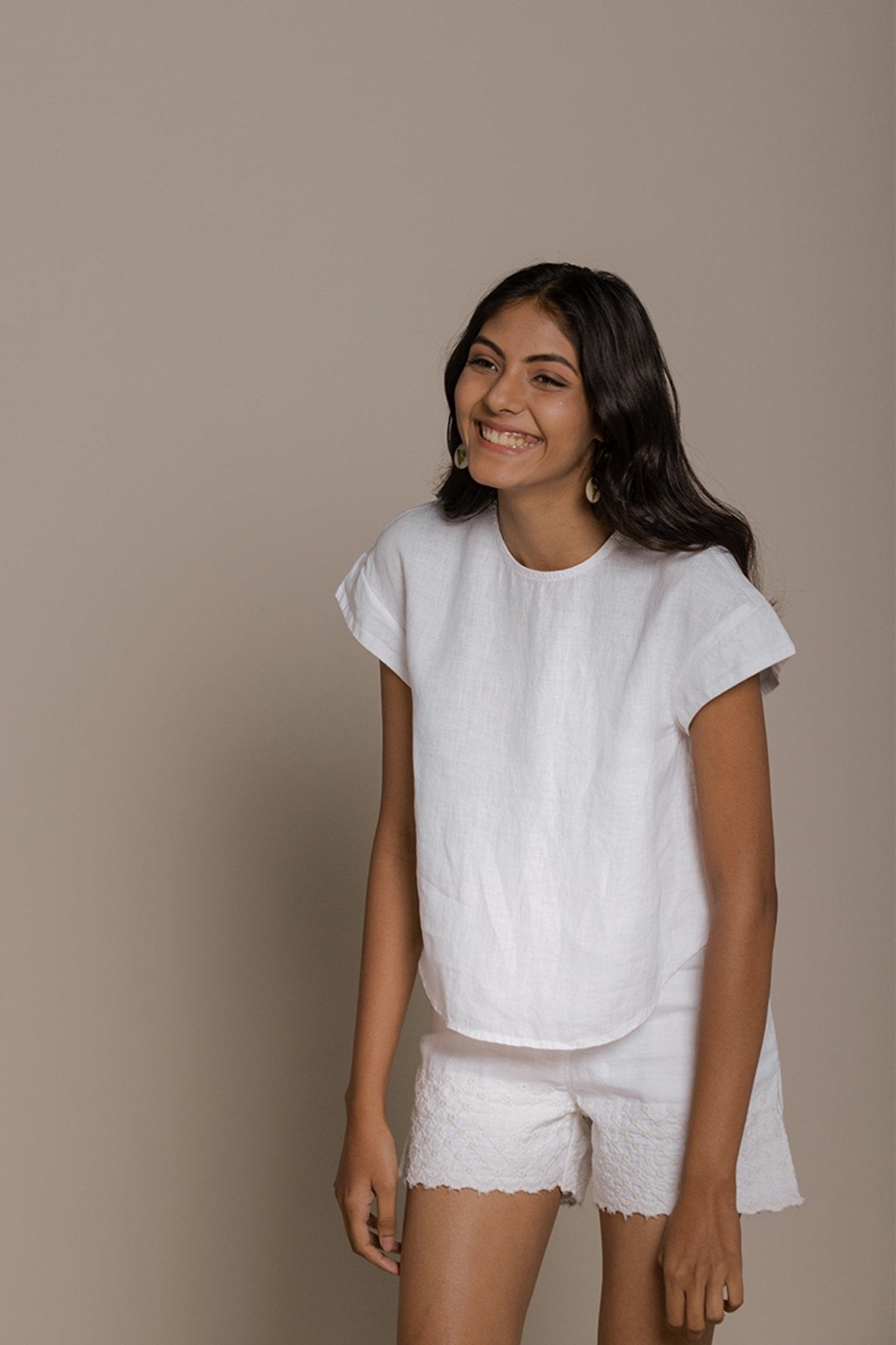 Sandcastle Saturdays Top in White - Eco4life Clothing and Accessories